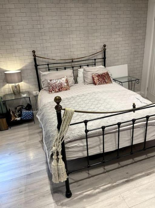 The Cabin, Arkley, Barnet Apartment ภายนอก รูปภาพ